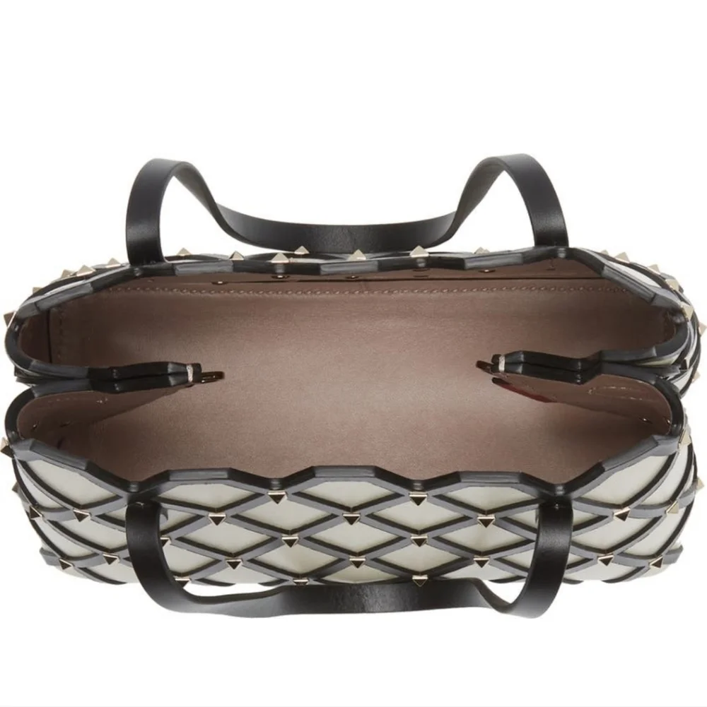 Valentino Garavani Beehive Rockstud Tote Bag - Picture 4 of 4